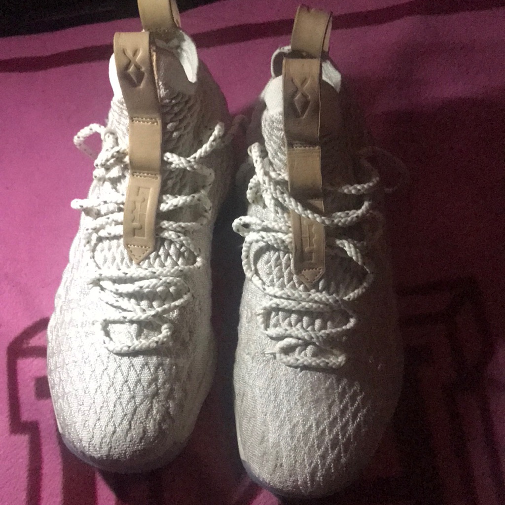 Lebron Sneakers